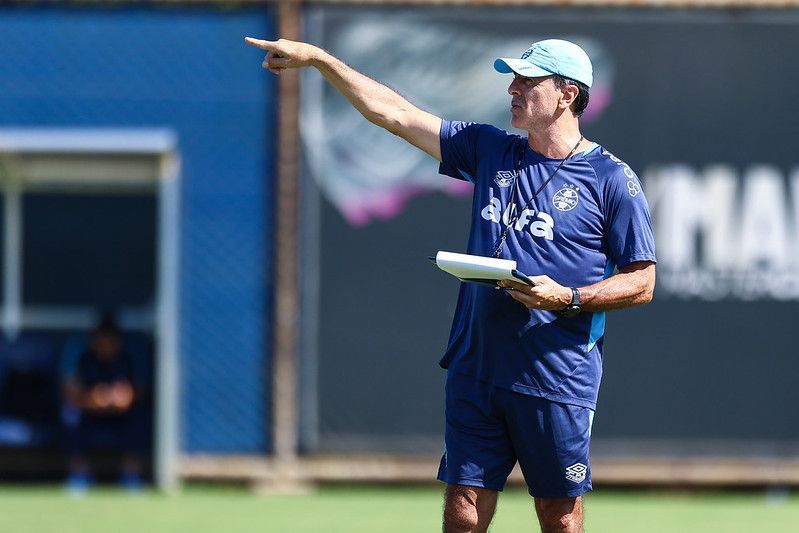 Como o Grêmio prepara a logística de viagens para Assunção e Fortaleza