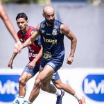 Reserva no Santos, Thaciano projeta reencontro com o Bahia