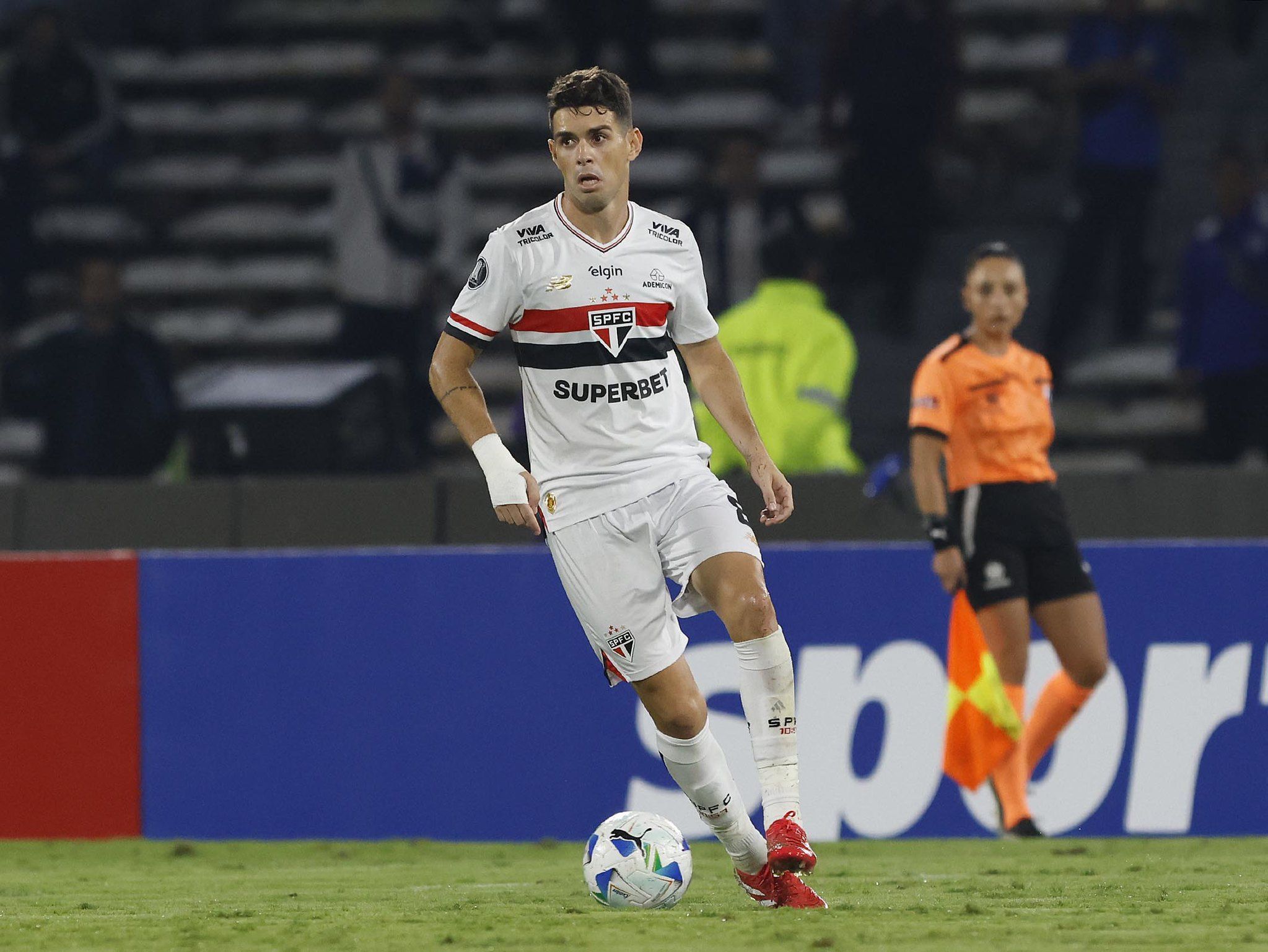 São Paulo perde Oscar para jogo contra o Atlético; saiba detalhes