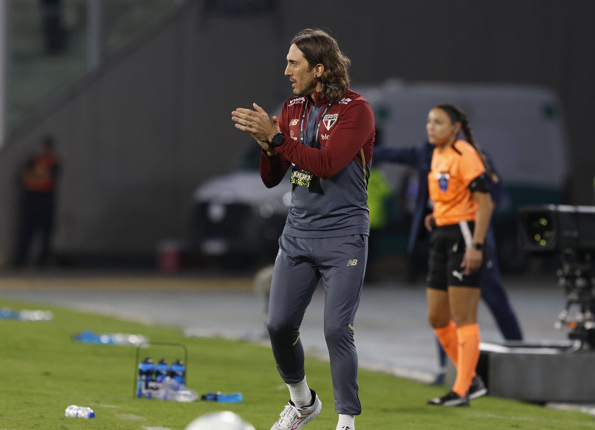 Zubeldía não repete Thiago Carpini e alivia pressão no São Paulo