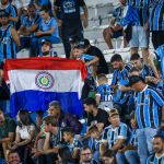 Gremistas marcam presença no Paraguai para estreia na Sul-Americana; veja fotos