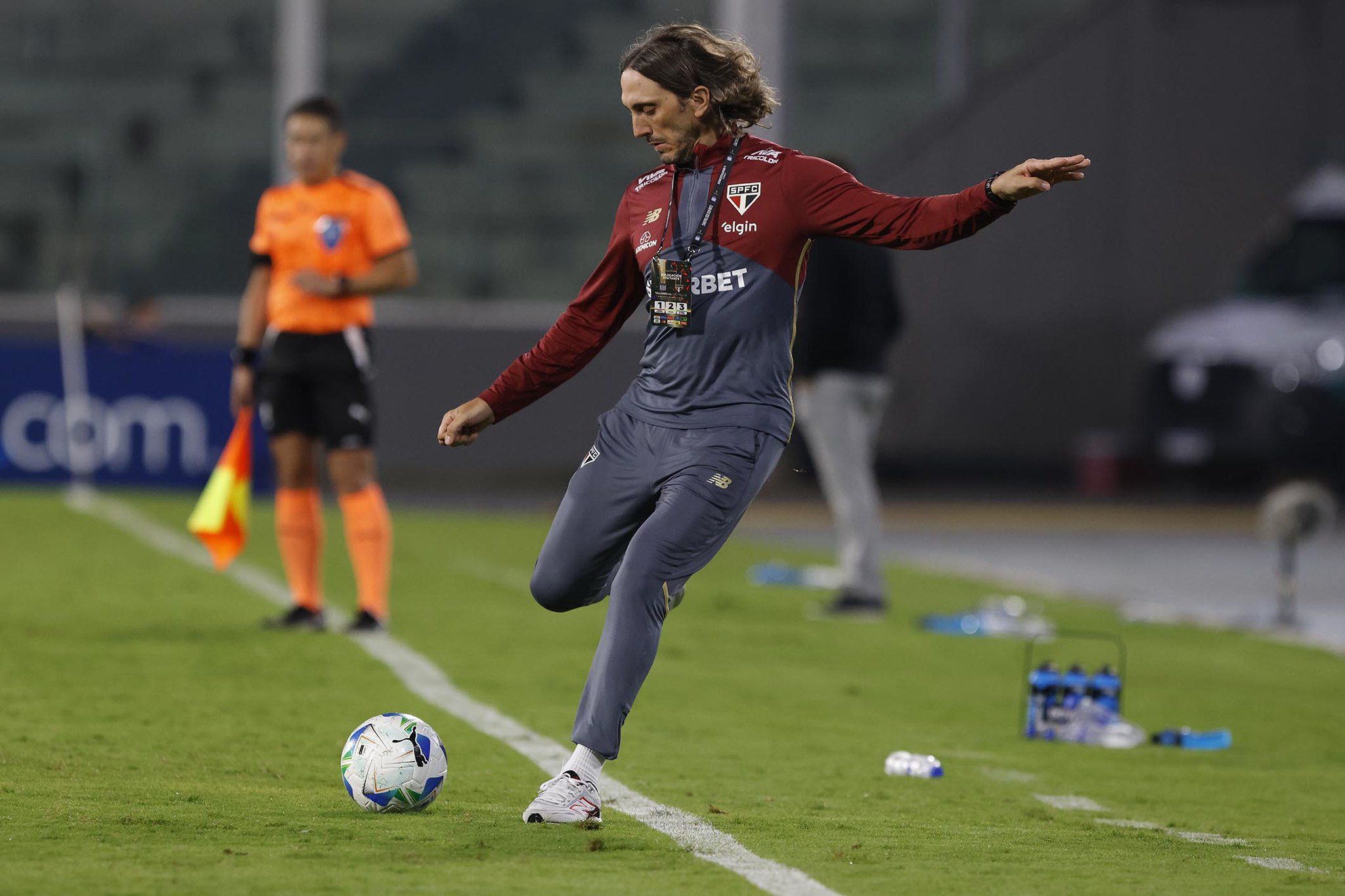 Diretoria do São Paulo 'ignora' pressão e garante Zubeldía até clássico