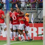 Comentarista diz que jogador do Inter pode vestir a camisa da Seleção Brasileira