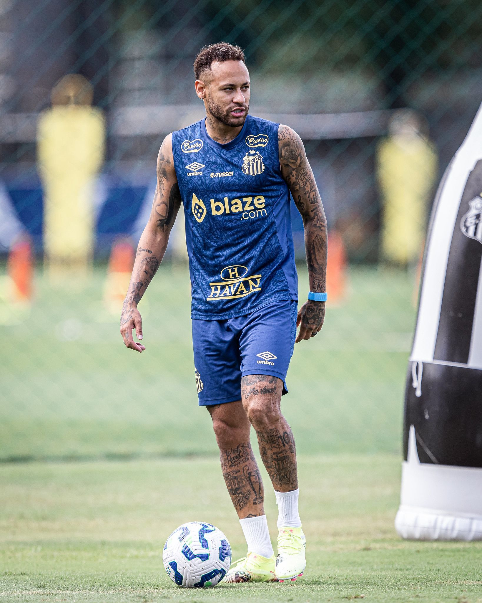 Estrela do Santos, Neymar evolui em recuperação e trabalha com bola