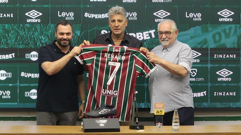 Renato é apresentado no Fluminense, explica recusas e garante: ‘Jogar como time grande’