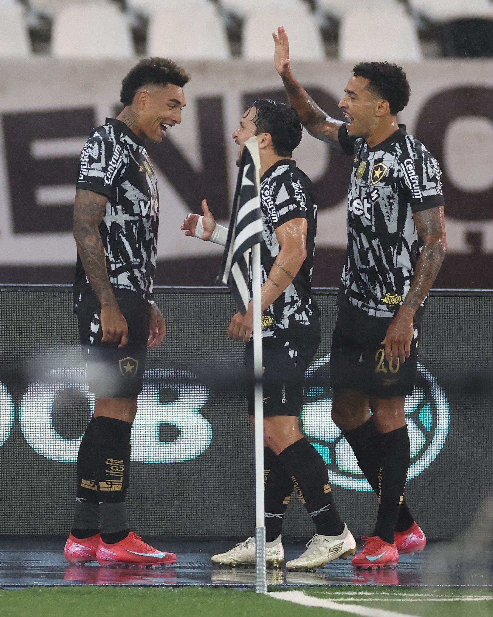 Igor Jesus desencanta, e Botafogo vence o Juventude pelo Brasileirão