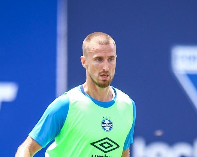 Escalação do Grêmio: Quinteros muda defesa para enfrentar o Atlético Grau