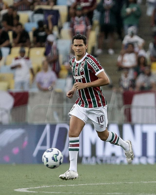 Ganso volta a jogar pelo Fluminense e empolga comissão técnica