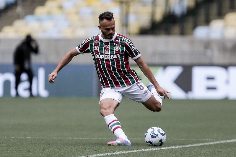 Fluminense abre negociação para ampliar contrato com patrocinador máster