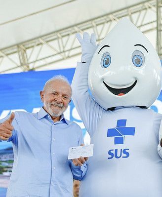 Ministros de Lula farão pronunciamento sobre vacinação nas escolas; veja doses disponíveis
