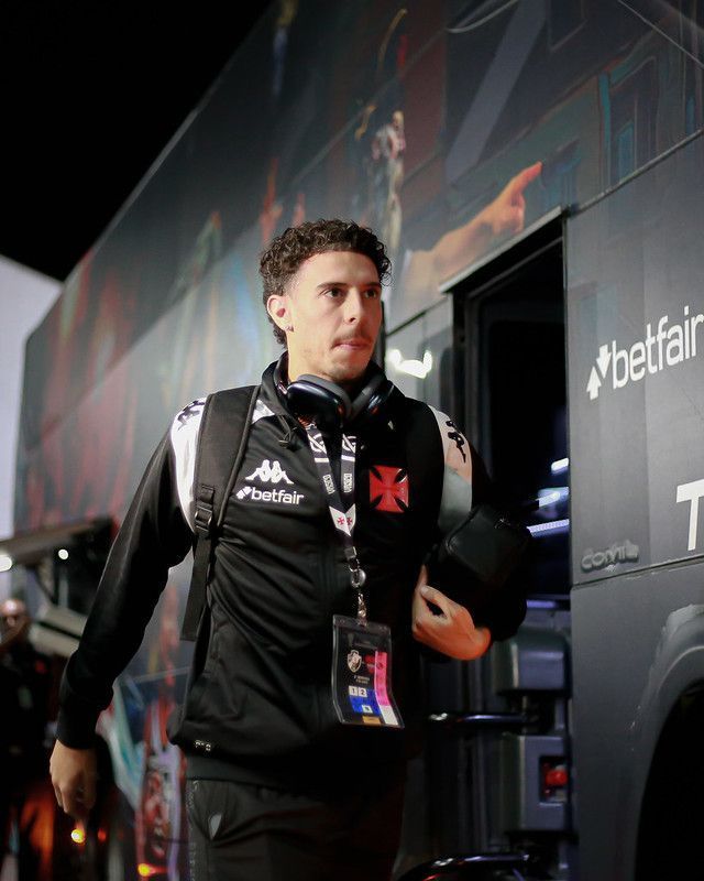 Reforços e saídas: diretor do Vasco abre o jogo sobre mudanças no elenco