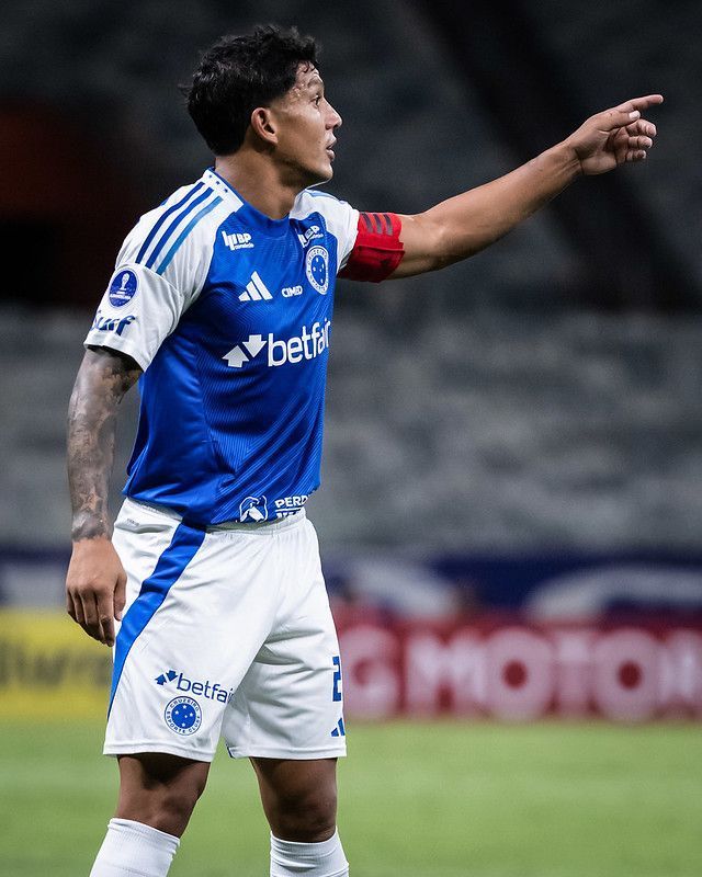 Romero, do Cruzeiro, admite falha em gol do Mushuc Runa e dispara: 'Derrota vergonhosa'
