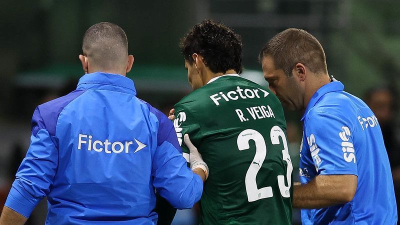 Palmeiras atualiza situação de Raphael Veiga após dores no ombro