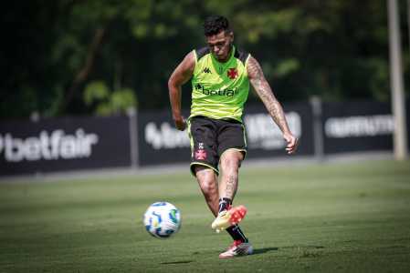 Adson, atacante do Vasco