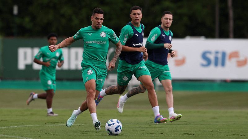 Paulinho pode estrear no Palmeiras em clássico contra o Corinthians