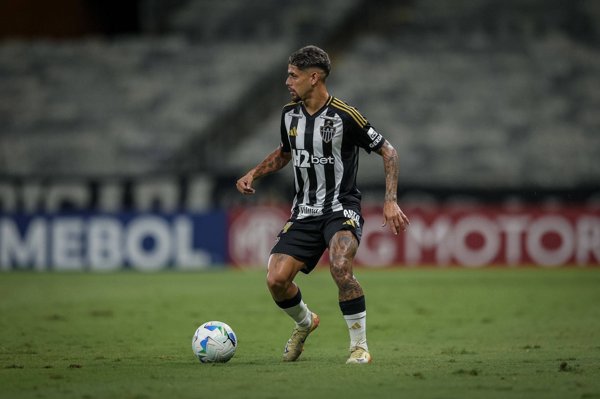 Cuca explica escolha por Rubens como titular do Atlético em goleada sobre o Iquique