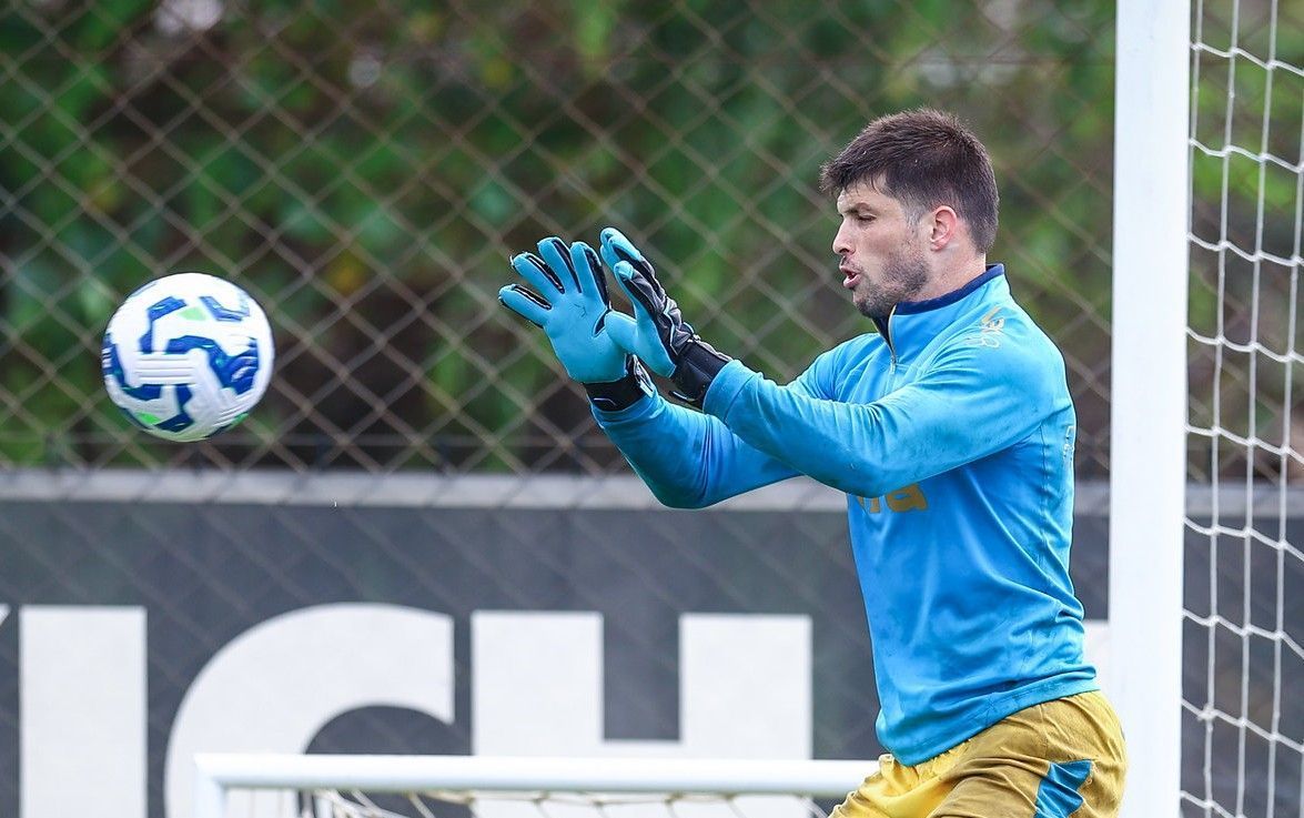 Tiago Volpi se aproxima de novo clube após rescisão com o Grêmio