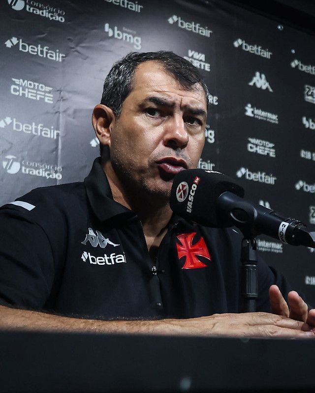 Carille vê clássico parelho e elogia evolução do Vasco diante do Flamengo