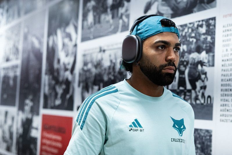 Diniz deixa Gabigol e mais dois fora de jogo do Cruzeiro contra o Athletic; veja lista
