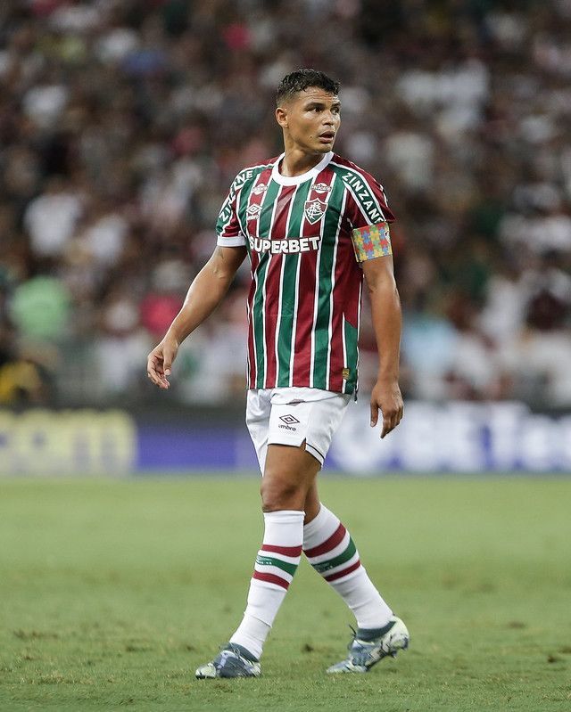 Thiago Silva sofre lesão, e Fluminense informa prazo de recuperação