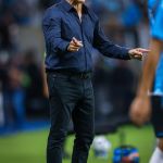 Quinteros manda recado sobre a torcida do Grêmio após derrota para o Flamengo