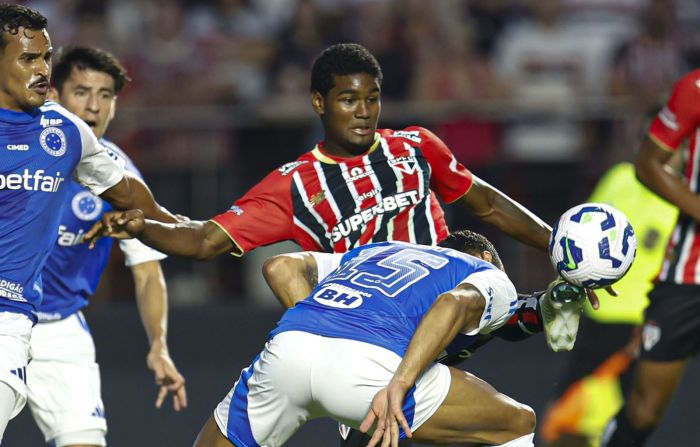 Lucas Ferreira chamou atenção do Cruzeiro após duelo no Morumbis