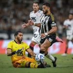 Atlético arranca empate no fim contra o Vitória, mas segue sem vencer no Brasileiro