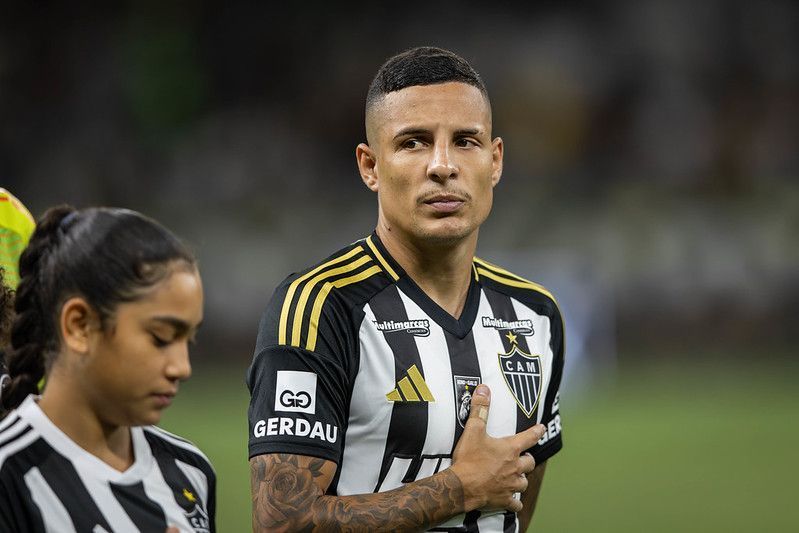 Atlético se manifesta sobre furto à casa de Guilherme Arana e presta apoio