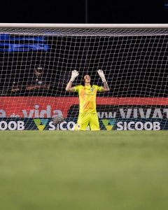 Cássio, do Cruzeiro, em partida contra o São Paulo, pelo Brasileirão