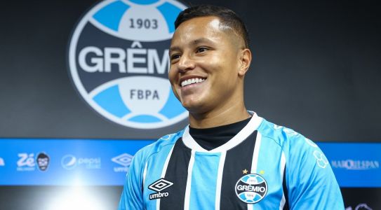 Marlon chegou ao Grêmio em abril de 2025, emprestado pelo Cruzeiro