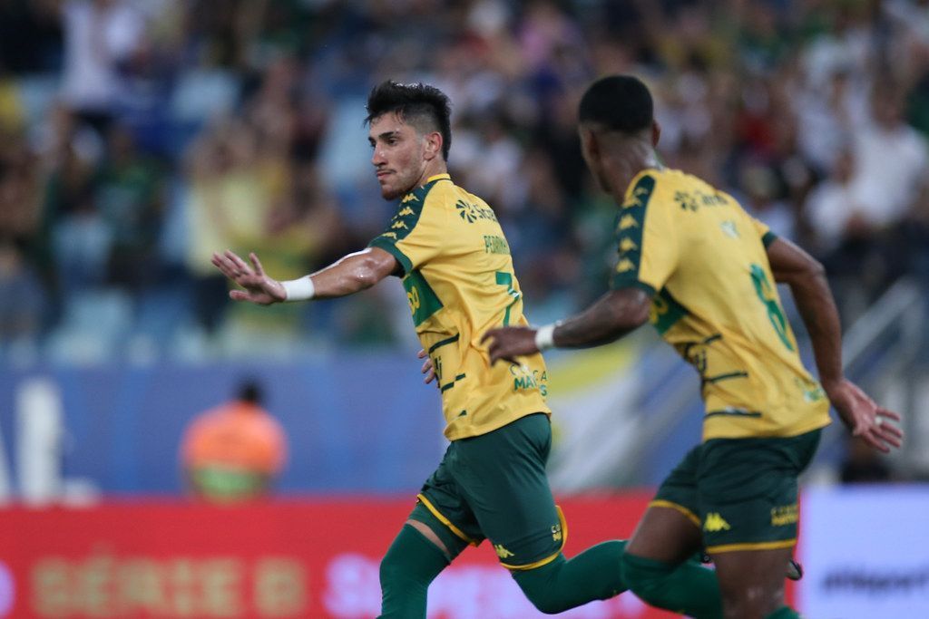 Cuiabá vence Athletico de virada e mantém invencibilidade na Série B