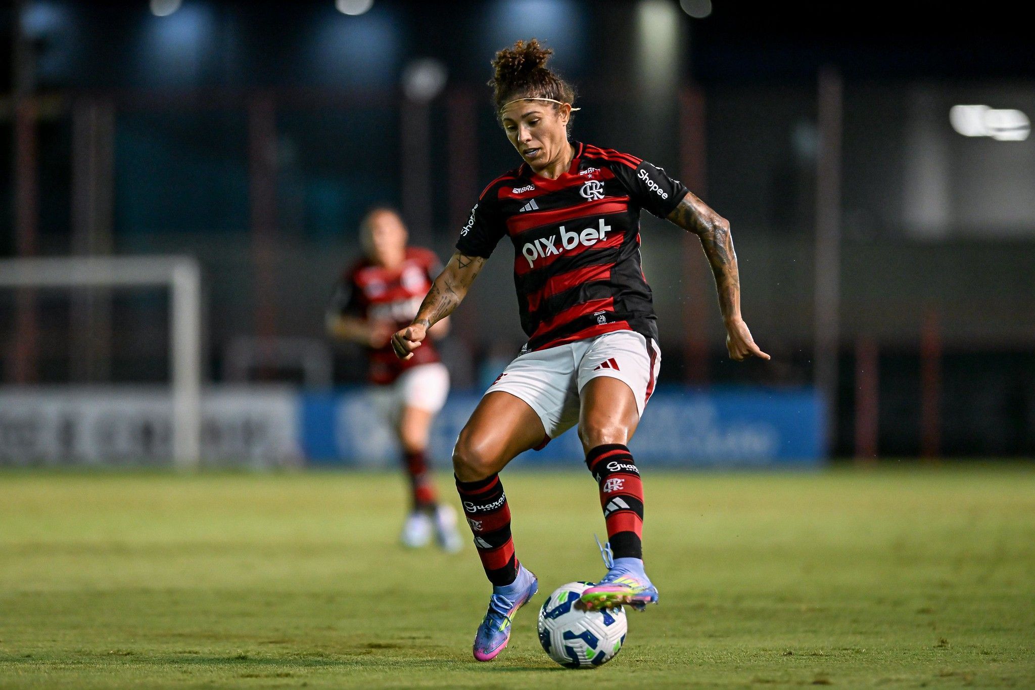 Flamengo vence no Brasileiro Feminino e 'empurra' Cruzeiro para a liderança