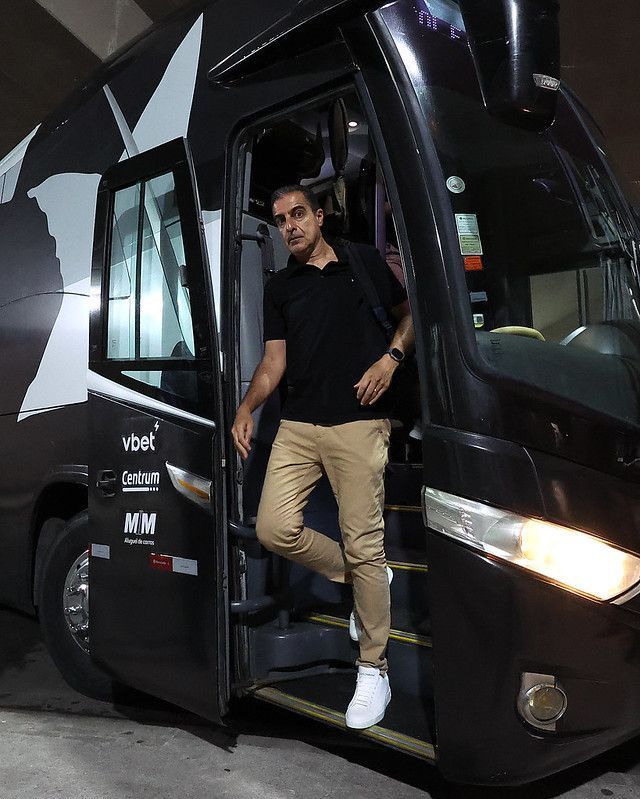 Técnico do Botafogo aceita críticas da torcida e lamenta empate pelo Brasileiro