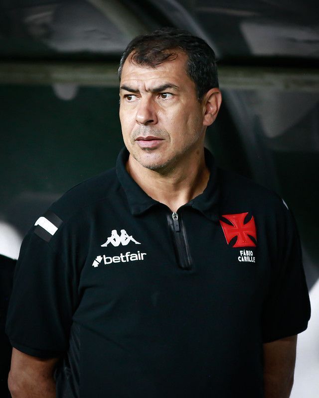 Escalação do Vasco: veja como Carille pode armar a equipe diante do Flamengo