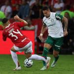 Paulinho não viaja e vira desfalque do Palmeiras contra o Fortaleza
