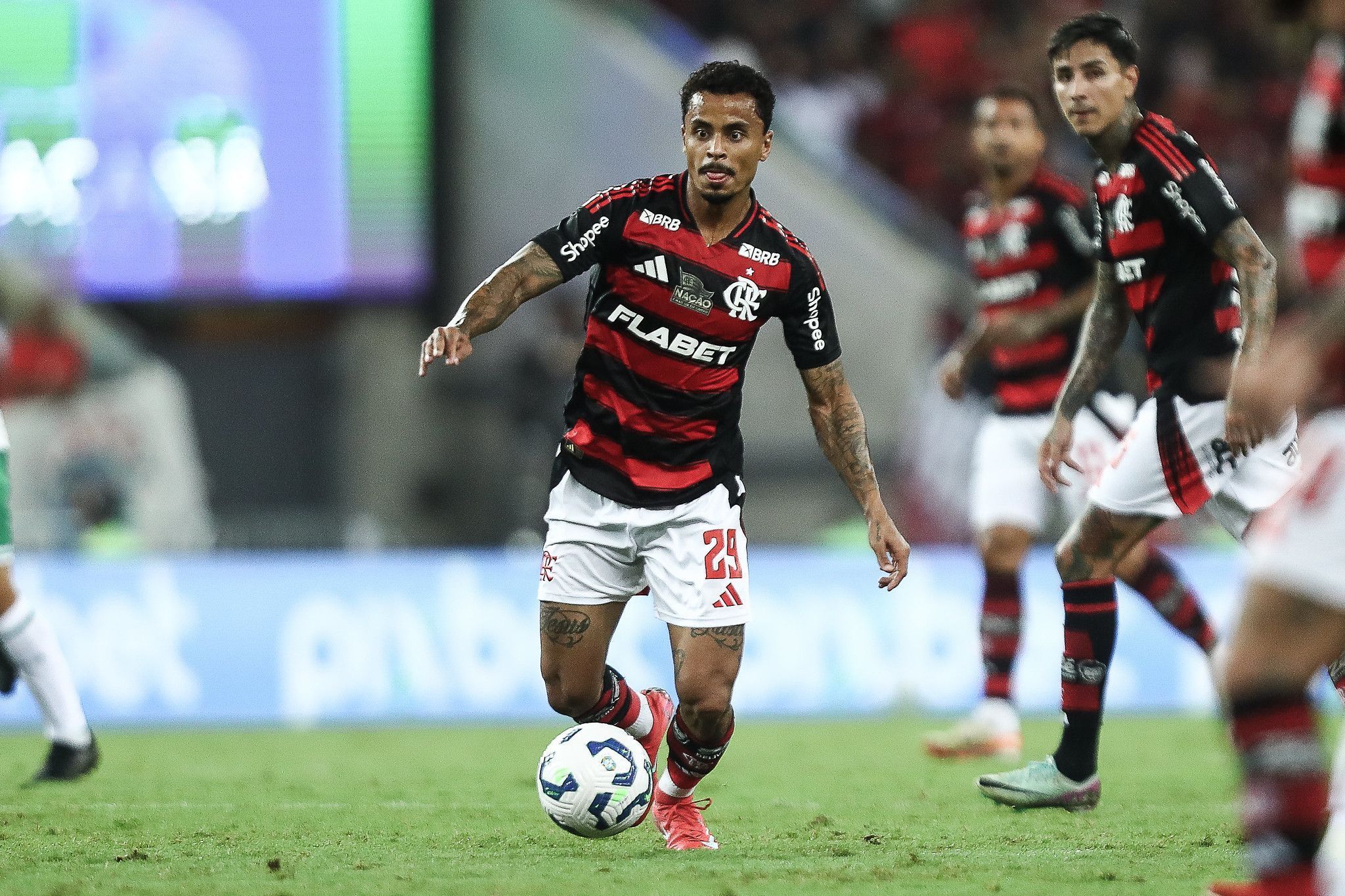 Ex-Atlético destaca carinho de Filipe Luís para recuperar espaço no Flamengo