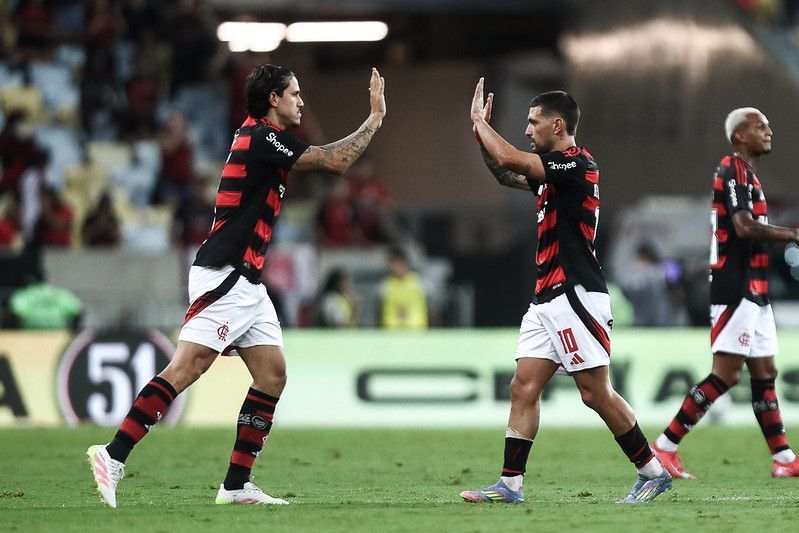 No ritmo de Arrascaeta e Pedro, Flamengo massacra o Juventude no Maracanã