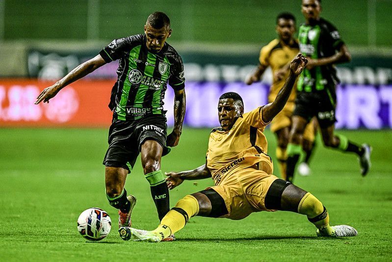 Fabinho destaca recuperação no América e pede time 'sempre em cima' na tabela