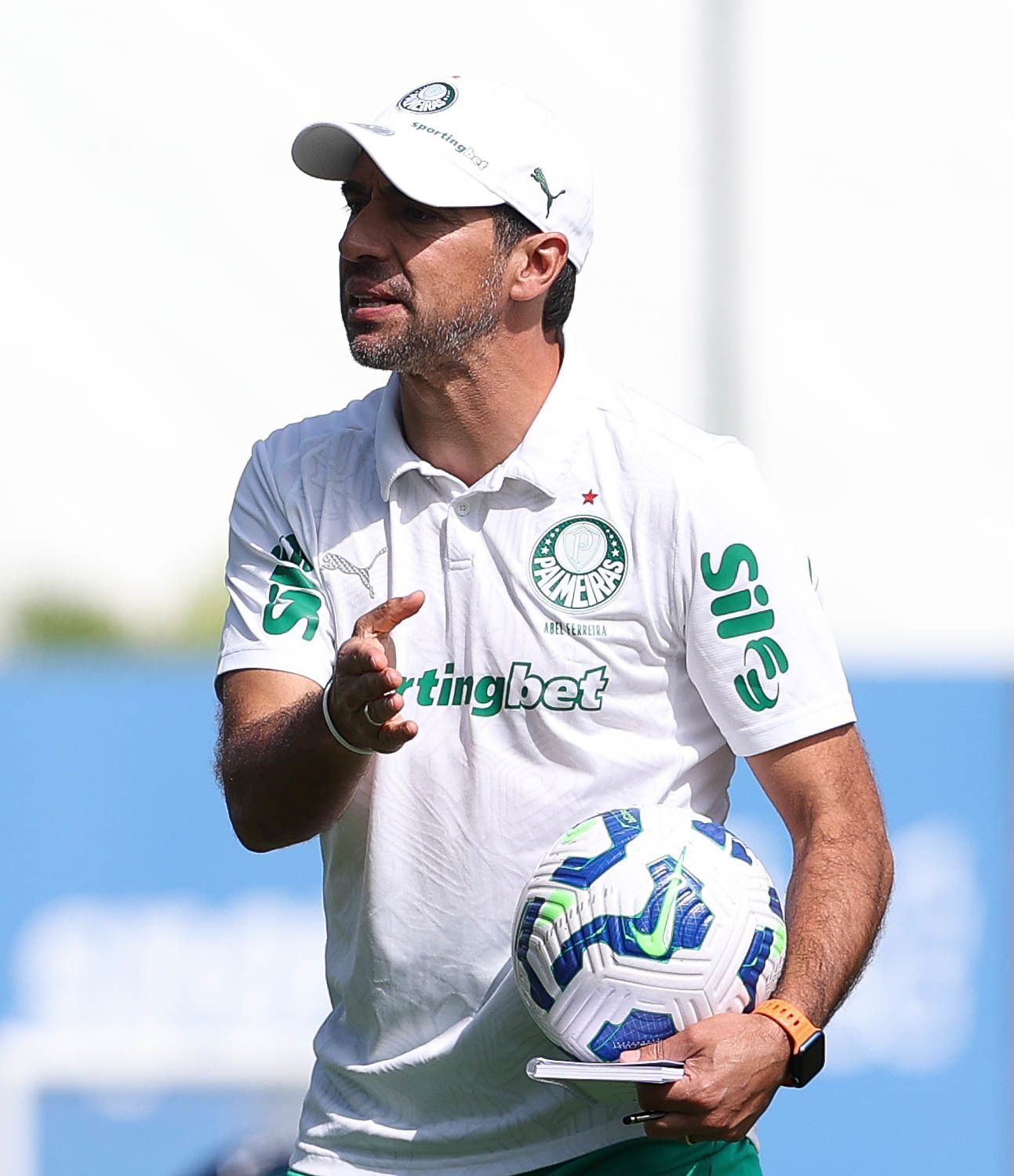 Escalação do Palmeiras: sem Roque e Paulinho, Abel escala time contra o Fortaleza