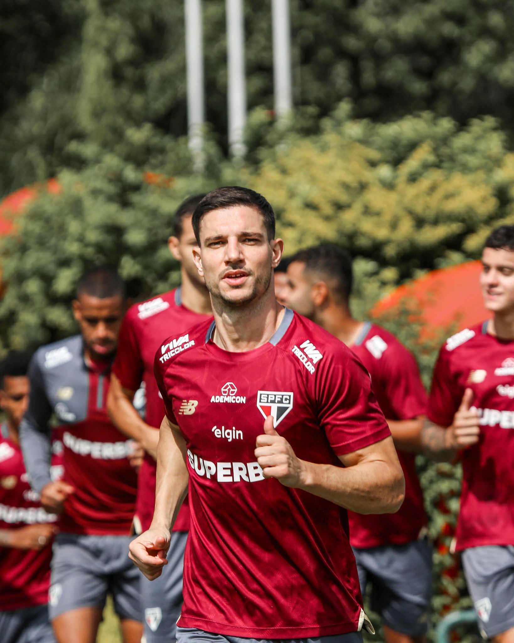 São Paulo renova contrato do lateral Cédric Soares; veja detalhes