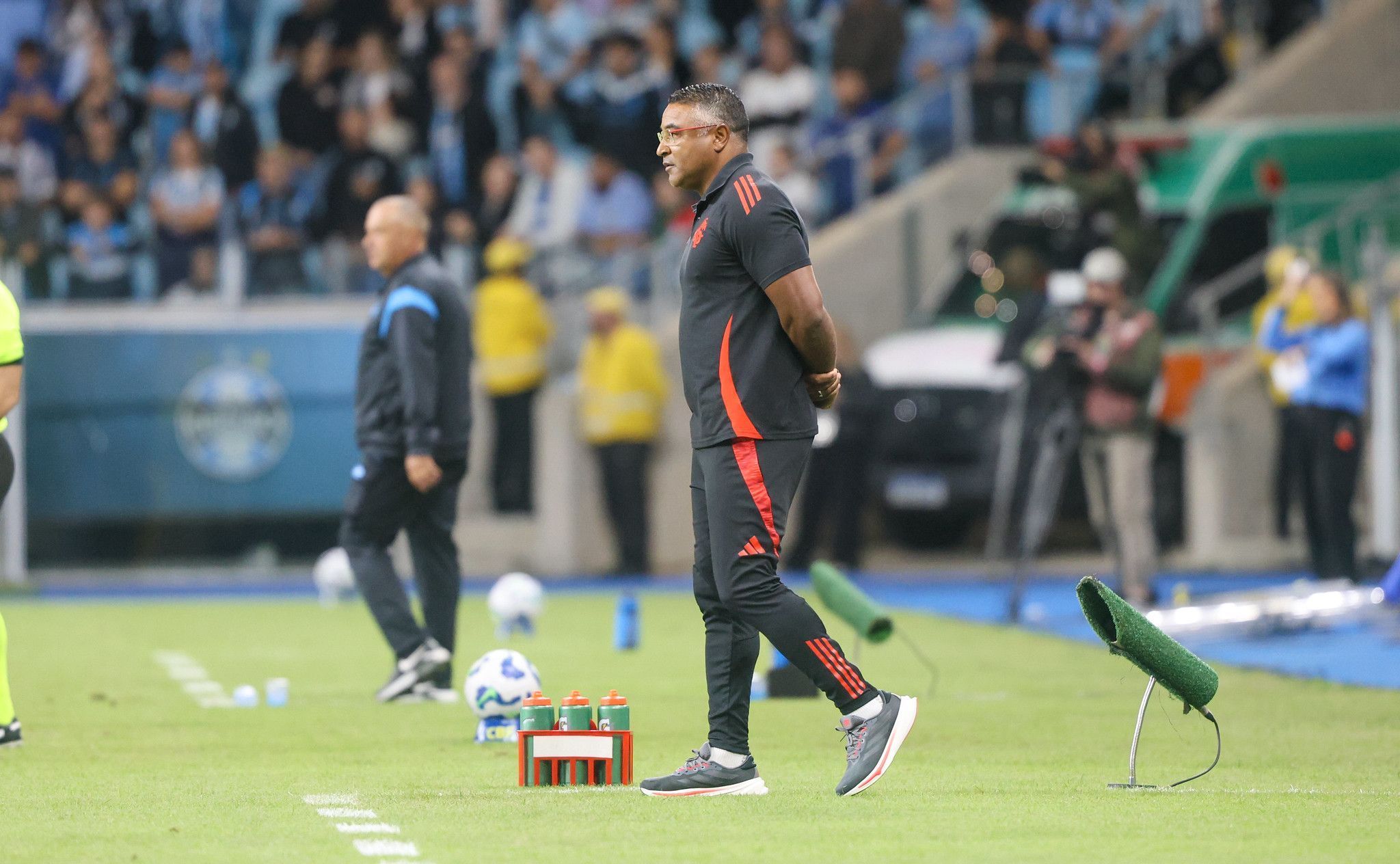 Grenal: Roger exalta Inter, nega domínio do Grêmio e comenta lance polêmico