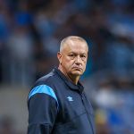 Técnico interino do Grêmio revela como elevou os ânimos do time antes do GreNal