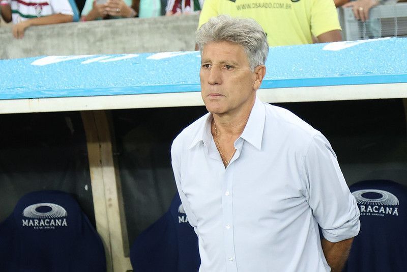 Dificuldade para definir jogos vira problema para Renato no Fluminense
