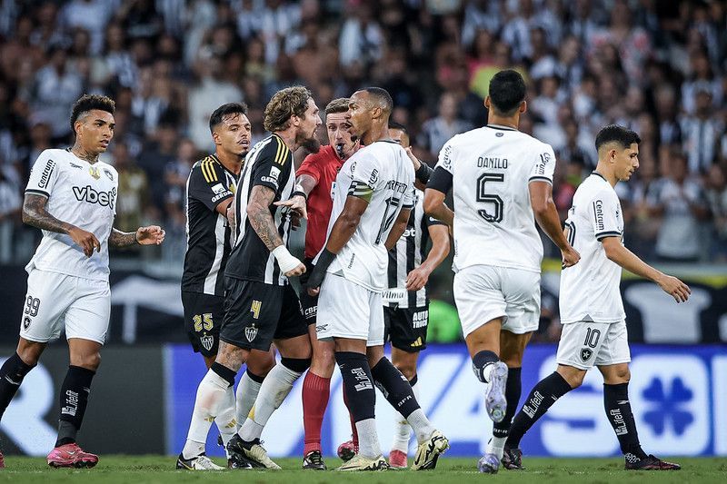 Lyanco, do Atlético, revela impacto de discussão com jogadores do Botafogo