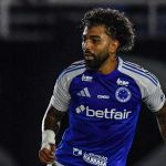 Torcedores provocam Gabigol em derrota do Cruzeiro: ‘Vai falir o Pedrinho’
