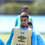 Sem Arezo, Grêmio divulga relacionados para enfrentar o Godoy Cruz; veja