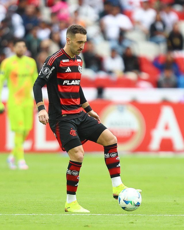 Pedro e Léo Ortiz celebram empate do Flamengo contra a LDU: 'Nos deixa bem'