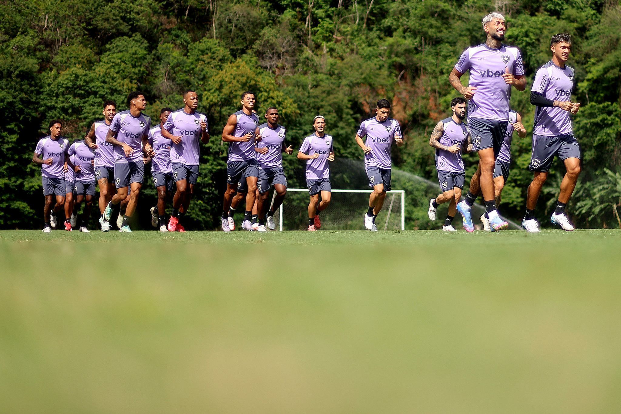 Escalação do Botafogo: Paiva segue com baixas na defesa contra o Fluminense