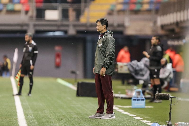 Auxiliar do Fluminense descarta a ideia de time reserva: ‘Nós temos um grupo’