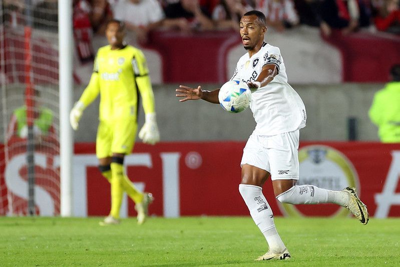 Botafogo repete início de Libertadores de 2024, mas desempenho preocupa